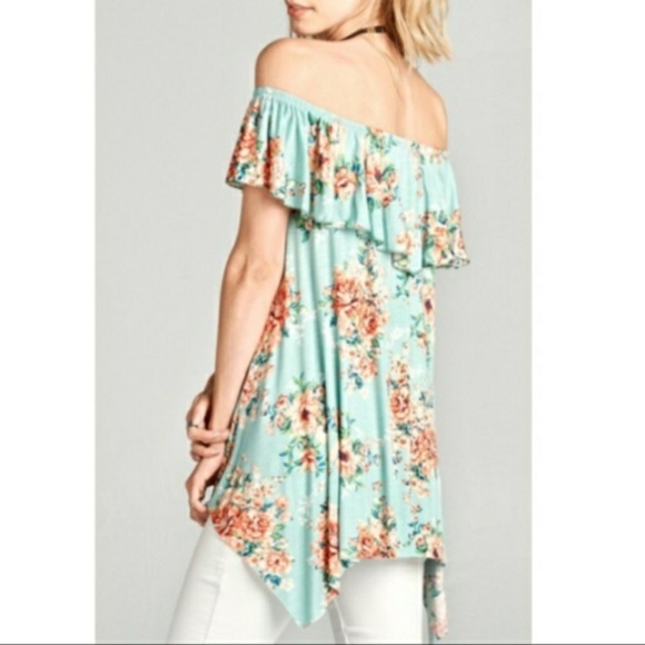 SOLD NWT FLORAL ASYMMETRICAL TOP - Picture 2 of 2